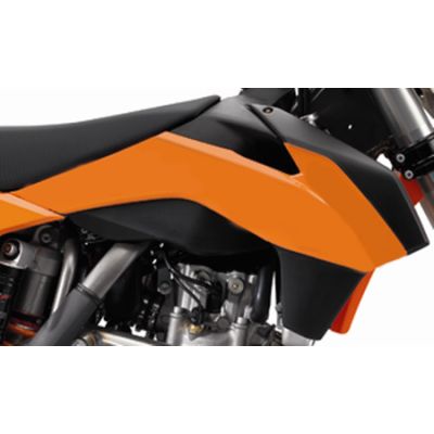 JEU D'OUIES DE RADIATEUR KTM POUR POUR SX A PARTIR DE 125CC DE 2013-14 ET EXC DE 2014